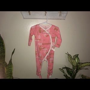 Jessica Simpson foot onesie outfit